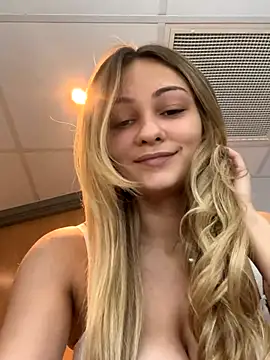 skyemorgan01 online show from November 13, 2025, 12:15 pm