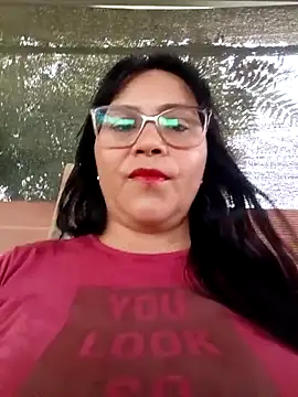 Snapshot of promiscuous-indecent-momm chatting on April 29, 2026, 1:59 pm promiscuous-indecent-momm online show from April 29, 2026, 1:59 pm