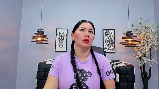 Layla palmer online show from February 17, 2025, 1:15 am