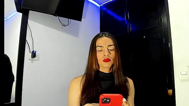 Dollcatalina online show from March 4, 2025, 7:08 am