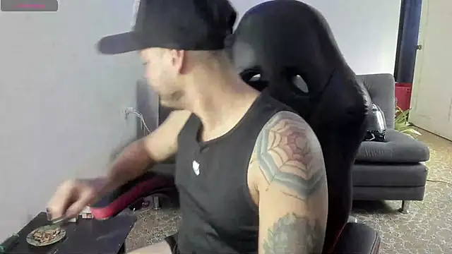 ragnar lothbrok777 online show from September 29, 2025, 8:13 pm