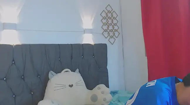 Snapshot of Isak_Millan chatting on February 12, 2025, 2:45 am Isak Millan online show from February 12, 2025, 2:45 am