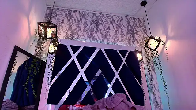 Snapshot of charlotte_bluee chatting on February 5, 2026, 6:34 pm charlotte bluee online show from February 5, 2026, 6:34 pm
