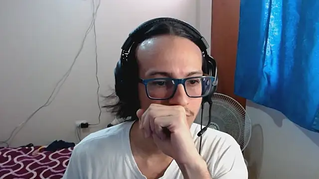 cholitohermoso online show from March 4, 2025, 7:11 pm