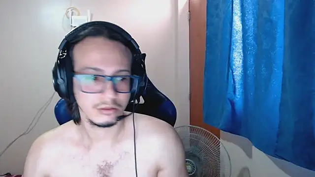 cholitohermoso online show from March 10, 2025, 4:25 pm