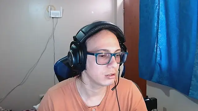 cholitohermoso online show from March 11, 2025, 3:56 pm