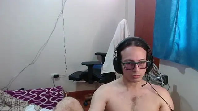 cholitohermoso online show from March 12, 2025, 5:17 pm