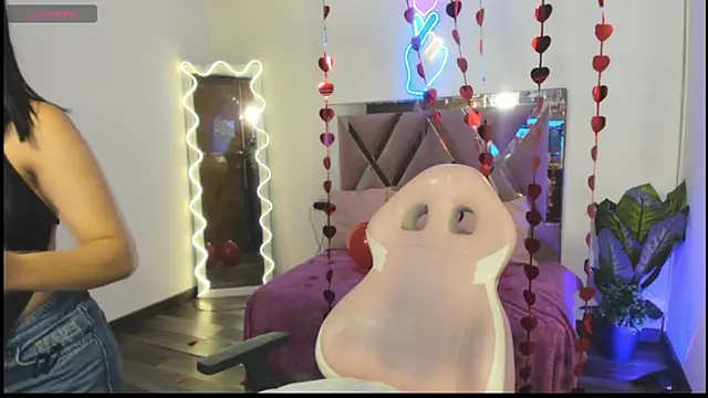 Snapshot of LUDO_KITTY_TAY chatting on February 15, 2025, 3:20 am LUDO KITTY TAY online show from February 15, 2025, 3:20 am