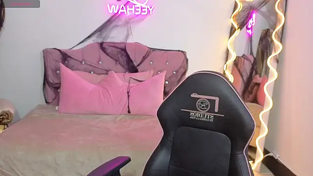 Snapshot of LUDO_KITTY_TAY chatting on October 18, 2025, 3:20 am LUDO KITTY TAY online show from October 18, 2025, 3:20 am