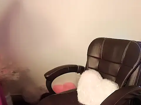 megancatluna online show from November 30, 2025, 5:00 am