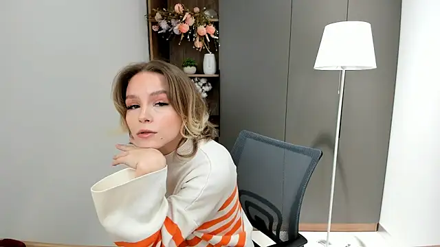 TaiteBayles online show from February 13, 2025, 3:50 am