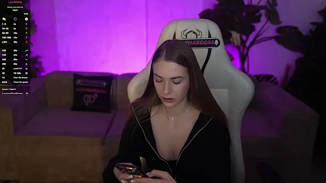 Snapshot of Layla_Sweet_ chatting on January 15, 2026, 7:28 pm Layla Sweet online show from January 15, 2026, 7:28 pm