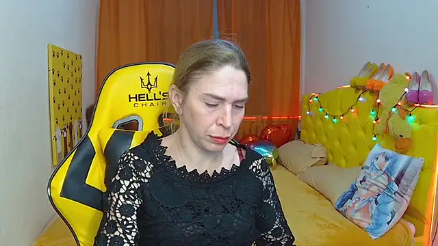 Snapshot of TessaDaybreak chatting on March 1, 2025, 7:30 am TessaDaybreak online show from March 1, 2025, 7:30 am