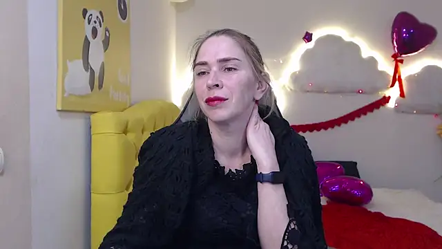 Snapshot of TessaDaybreak chatting on March 16, 2025, 10:44 am TessaDaybreak online show from March 16, 2025, 10:44 am