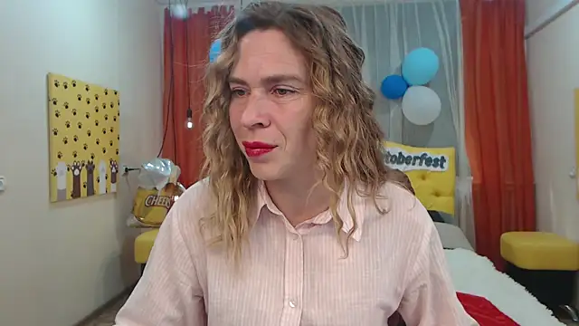 Snapshot of TessaDaybreak chatting on September 29, 2025, 6:29 am TessaDaybreak online show from September 29, 2025, 6:29 am