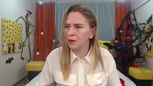 Snapshot of TessaDaybreak chatting on October 11, 2025, 6:56 am TessaDaybreak online show from October 11, 2025, 6:56 am