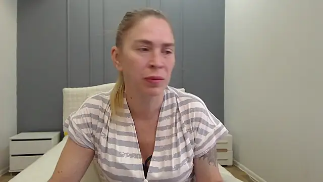 TessaDaybreak online show from July 23, 2026, 6:55 am