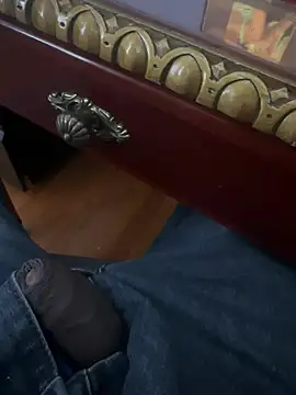 Snapshot of Slimlightrising chatting on February 19, 2025, 4:22 pm Slimlightrising online show from February 19, 2025, 4:22 pm