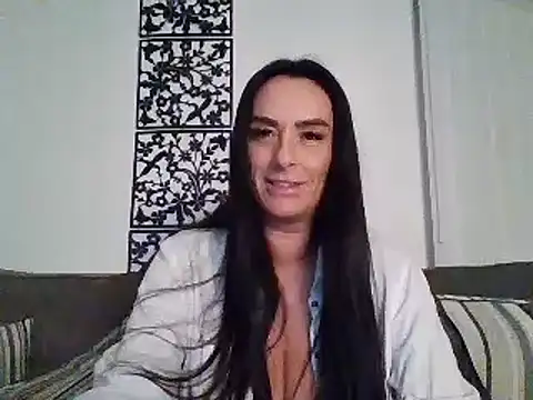 Snapshot of Layla_Gilf_Mae chatting on March 14, 2025, 9:21 pm Layla Gilf Mae online show from March 14, 2025, 9:21 pm