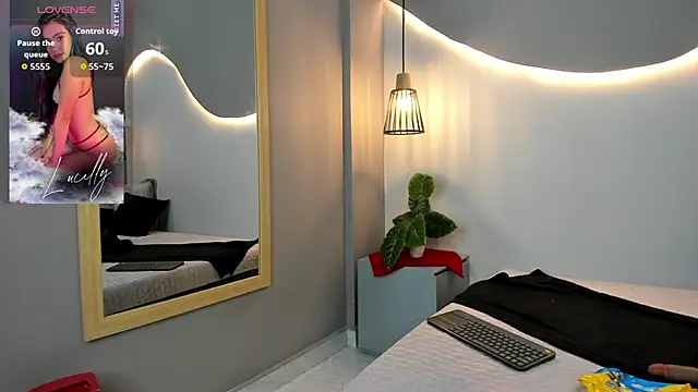 lucelly 15 online show from September 11, 2025, 11:54 am