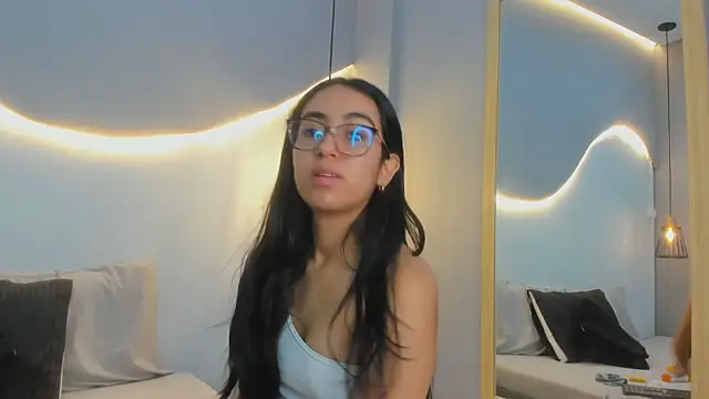 lucelly 15 online show from October 31, 2025, 11:44 am