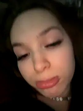 Snapshot of -Amora chatting on November 13, 2025, 12:15 pm -Amora online show from November 13, 2025, 12:15 pm