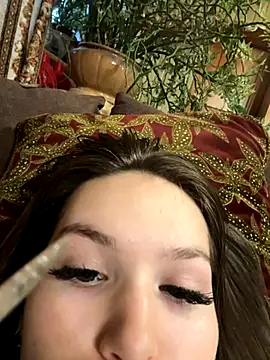 Snapshot of -Amora chatting on November 20, 2025, 12:16 pm -Amora online show from November 20, 2025, 12:16 pm