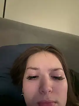 Snapshot of -Amora chatting on February 13, 2026, 12:12 pm -Amora online show from February 13, 2026, 12:12 pm