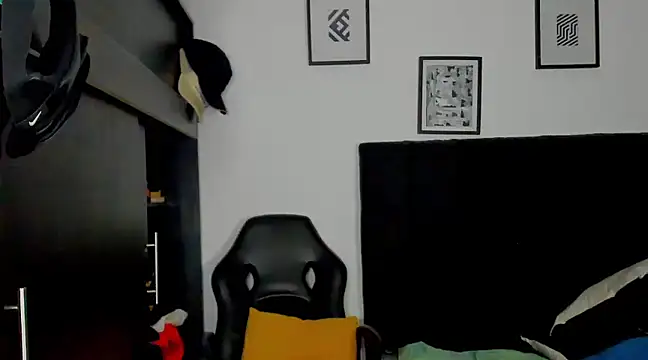 Snapshot of arnold_bekam chatting on March 20, 2025, 5:57 am arnold bekam online show from March 20, 2025, 5:57 am