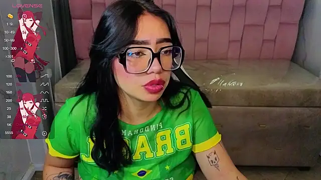 Snapshot of Anni_acker_b chatting on February 6, 2026, 1:03 pm Anni acker b online show from February 6, 2026, 1:03 pm