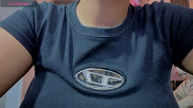 Snapshot of Anni_acker_b chatting on February 13, 2026, 12:23 pm Anni acker b online show from February 13, 2026, 12:23 pm