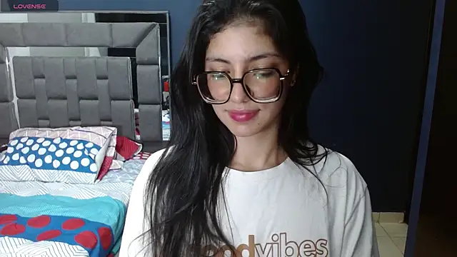 Violett 11 online show from March 15, 2025, 5:08 am