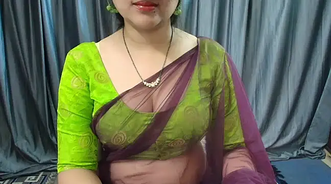 Snapshot of goldiwets chatting on February 17, 2025, 3:47 am goldiwets online show from February 17, 2025, 3:47 am