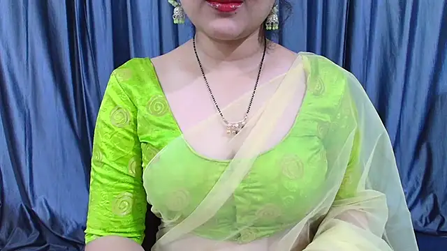 Snapshot of goldiwets chatting on November 11, 2025, 4:29 pm goldiwets online show from November 11, 2025, 4:29 pm