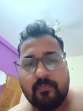 Snapshot of susthovai chatting on May 11, 2026, 5:54 pm susthovai online show from May 11, 2026, 5:54 pm