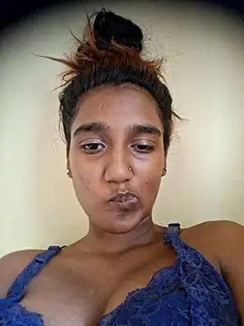 indianpink lips online show from February 7, 2026, 1:37 pm