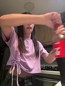 candycami19 online show from March 5, 2025, 7:27 am