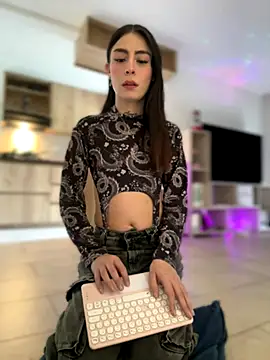 candycami19 online show from October 7, 2025, 1:41 pm