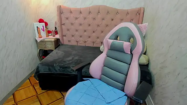 Lianngrace online show from March 7, 2026, 12:24 pm