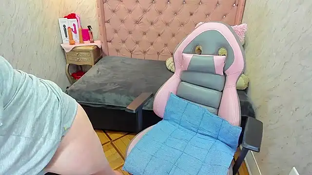 Snapshot of Lianngrace chatting on May 15, 2026, 2:35 pm Lianngrace online show from May 15, 2026, 2:35 pm