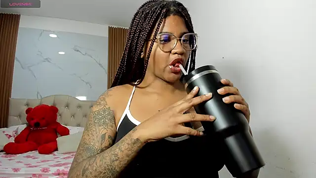 ZahraRose online show from March 31, 2026, 8:53 pm