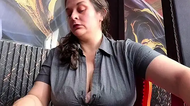 Snapshot of AmandaKovich chatting on May 11, 2026, 7:22 pm AmandaKovich online show from May 11, 2026, 7:22 pm