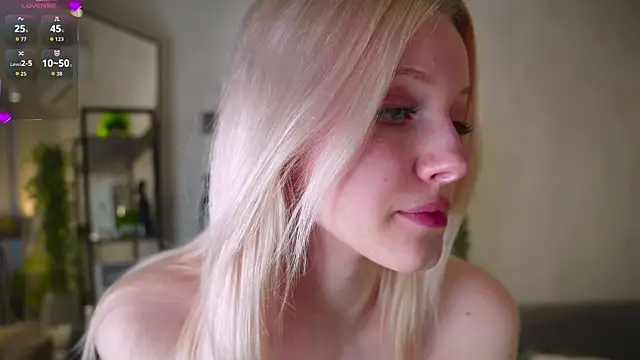 EdlaHewell online show from March 8, 2026, 2:04 am