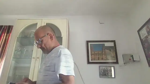 Snapshot of llopaco chatting on October 8, 2025, 11:30 am llopaco online show from October 8, 2025, 11:30 am