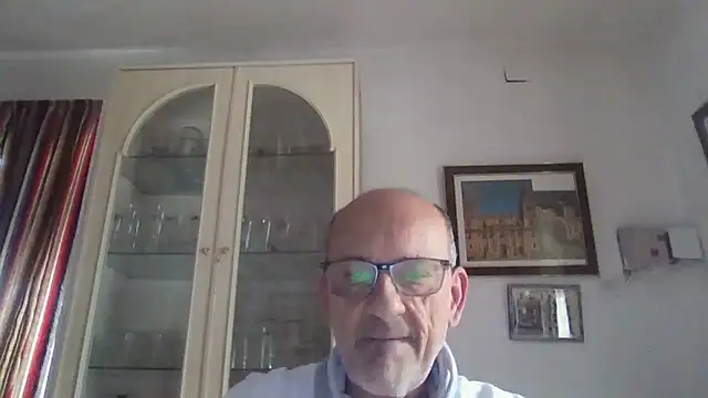 Snapshot of llopaco chatting on October 16, 2025, 1:23 pm llopaco online show from October 16, 2025, 1:23 pm