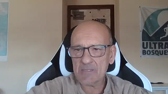 Snapshot of llopaco chatting on November 8, 2025, 10:37 am llopaco online show from November 8, 2025, 10:37 am