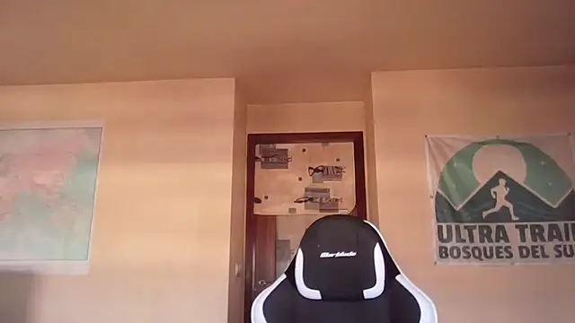 Snapshot of llopaco chatting on November 25, 2025, 12:49 pm llopaco online show from November 25, 2025, 12:49 pm