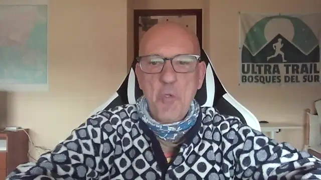 Snapshot of llopaco chatting on December 19, 2025, 1:51 pm llopaco online show from December 19, 2025, 1:51 pm