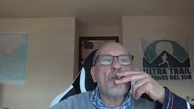 Snapshot of llopaco chatting on February 12, 2026, 11:05 am llopaco online show from February 12, 2026, 11:05 am