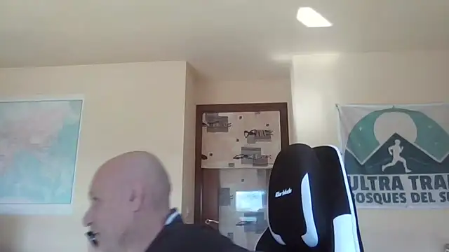 Snapshot of llopaco chatting on March 29, 2026, 9:42 am llopaco online show from March 29, 2026, 9:42 am